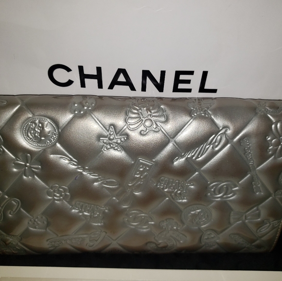 Chanel Wallet - Picture 4 of 16